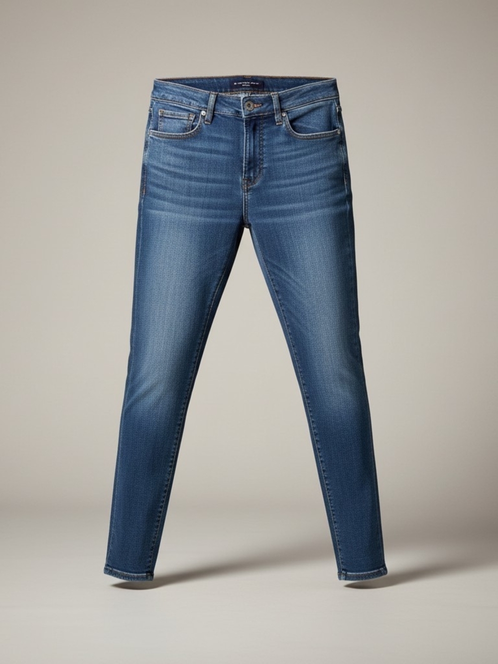 American Eagle Outfitters Skinny Jeans in Medium Blue Wash Size 4